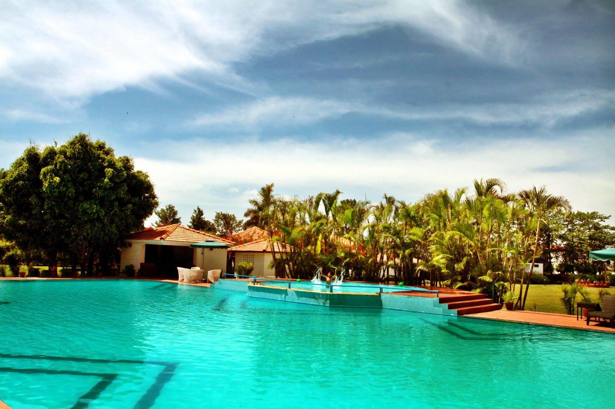 ホテルNaturoville Ayurvedic And Yoga Retreat リシケーシュ エクステリア 写真